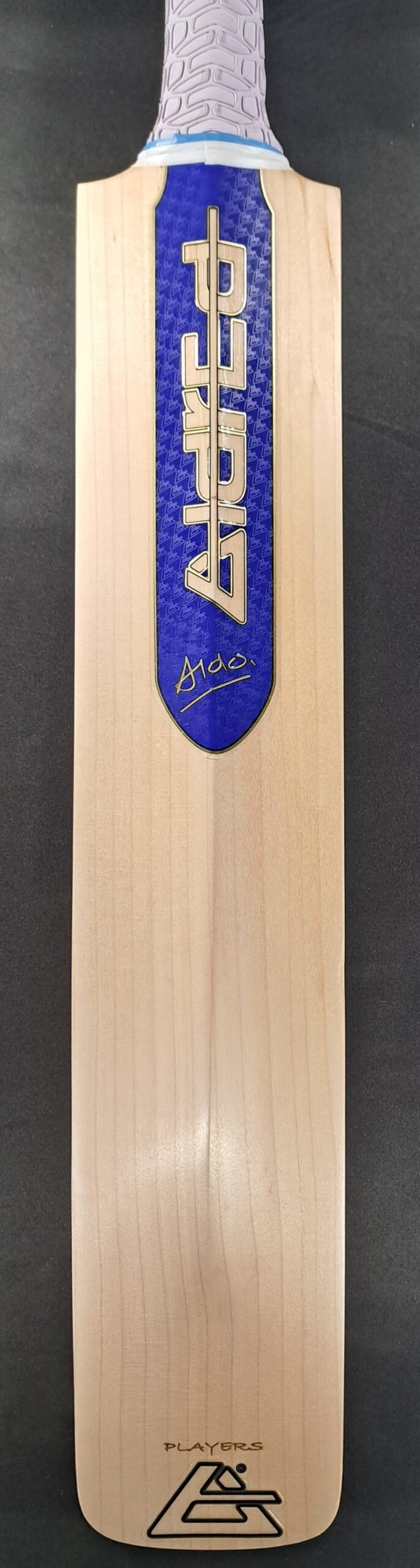 Aldred Gold Sovereign Players Bat