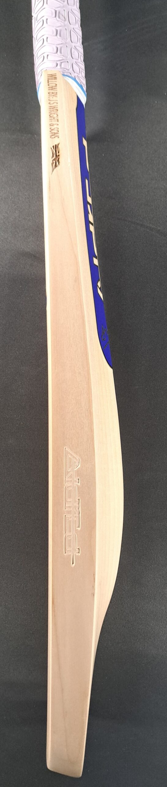 Aldred Gold Sovereign Players Bat